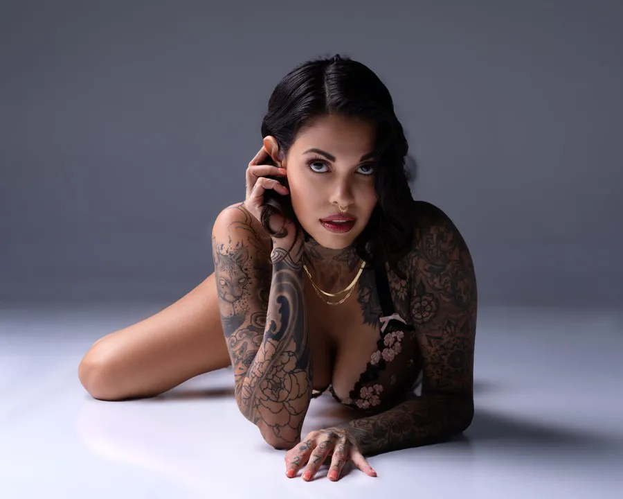 Indianapolis, Female Escorts - 520-583-3669