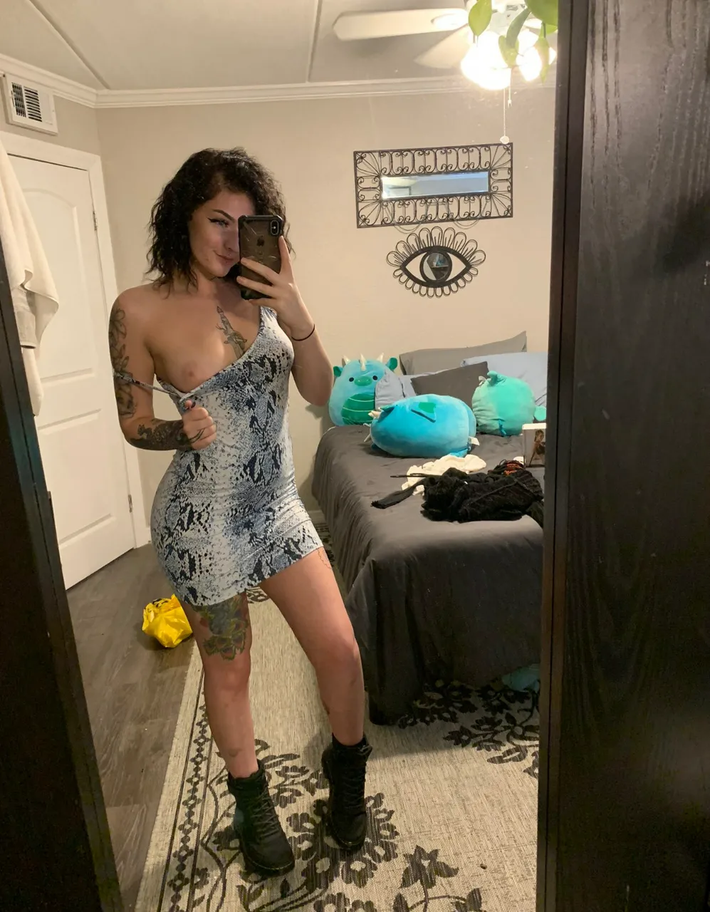 Gates four, Fayetteville, Female Escorts - 347-812-3000