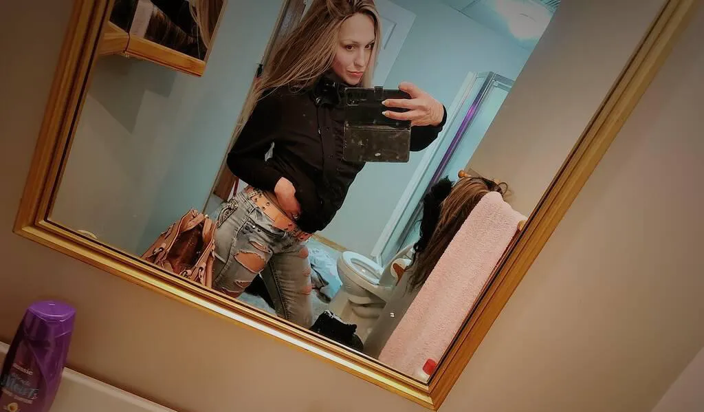 Pavan park, Lethbridge, Female Escorts - 403-393-0315