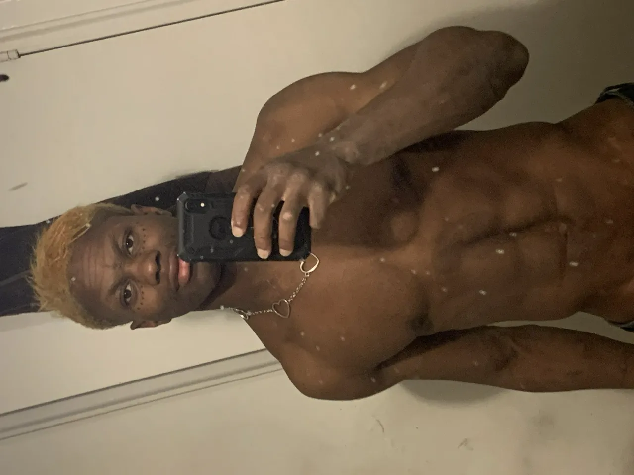 Montreal, Female Escorts - 236-330-4161