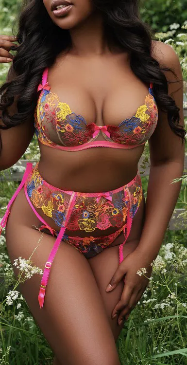 Boise, Female Escorts - --